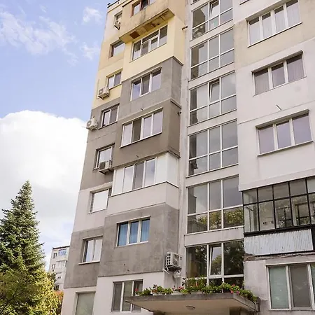 Apartment 1bd Sea Garden Retreat With Dedicated Workspace By Flat Mаnager