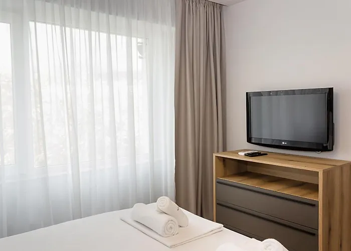 Apartment 1bd Sea Garden Retreat With Dedicated Workspace By Flat Mаnager *